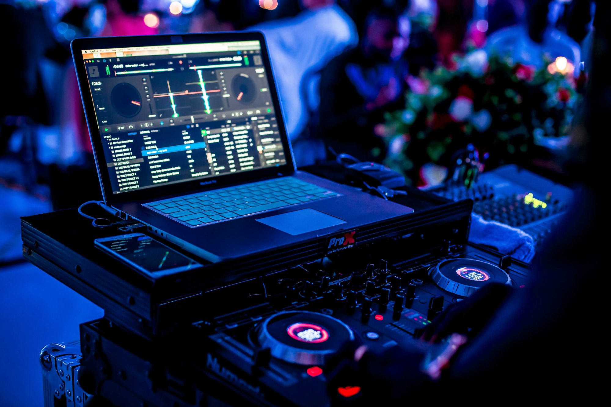 DJ laptop tornamesa
